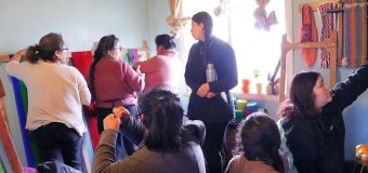 Desarrollan taller de telar mapuche en Coñaripe