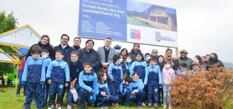 Autoridades dan el vamos a proyecto de mejoramiento de infraestructura en Escuela Lago Azul de Puerto Fuy