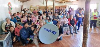 Entregan más de 1.700 kits de televisión satelital en la comuna de Panguipulli